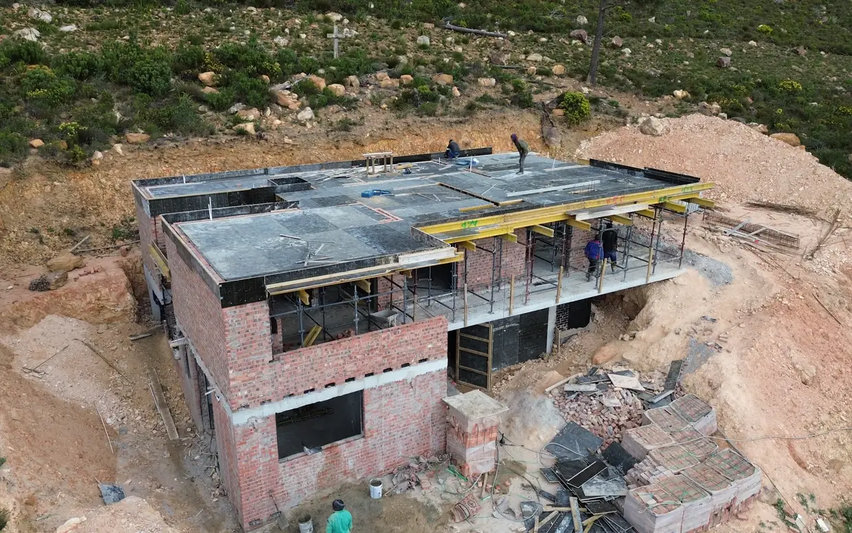 House van der Westhuizen: formwork up under the second floor slab